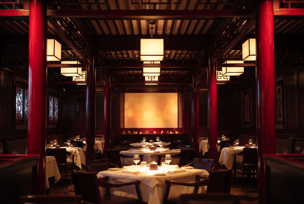 Eleganter Gastraum im China Restaurant Tai Lee